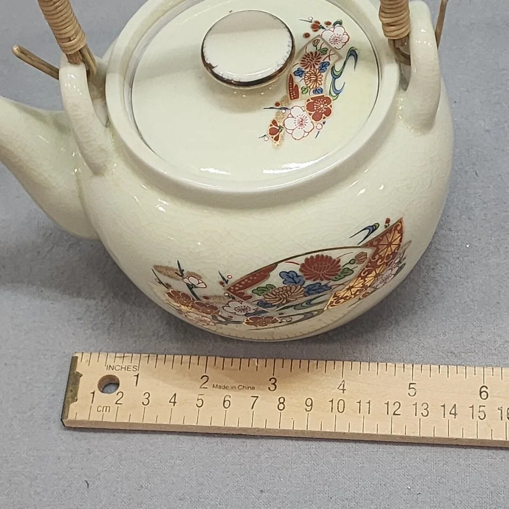 Kutani Teapot Cream Floral Fan Crackle Glaze Rattan Handle Japanese‎ Porcelain